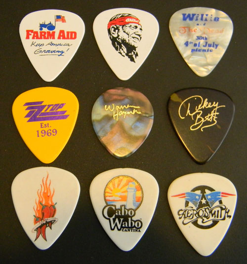 Cheap trick guitar deals picks